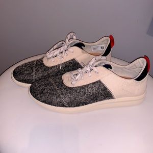 Toms Sneakers
